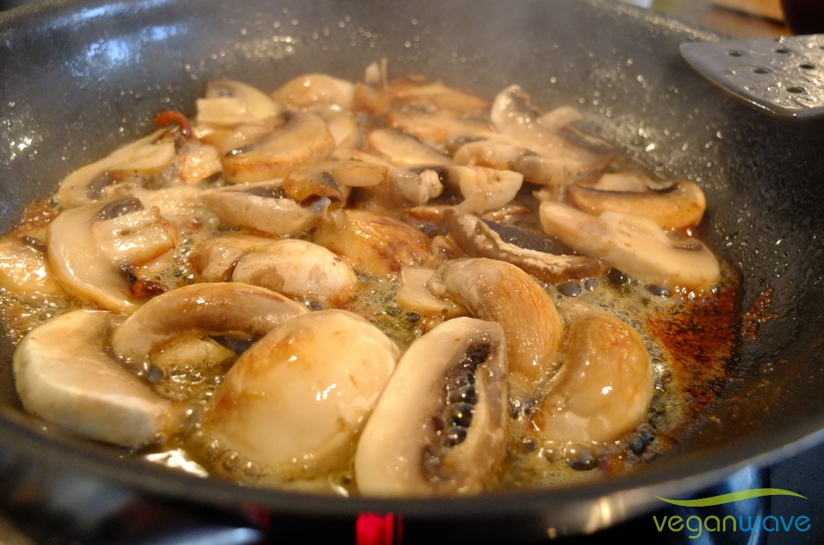 Champignons goldbraun braten