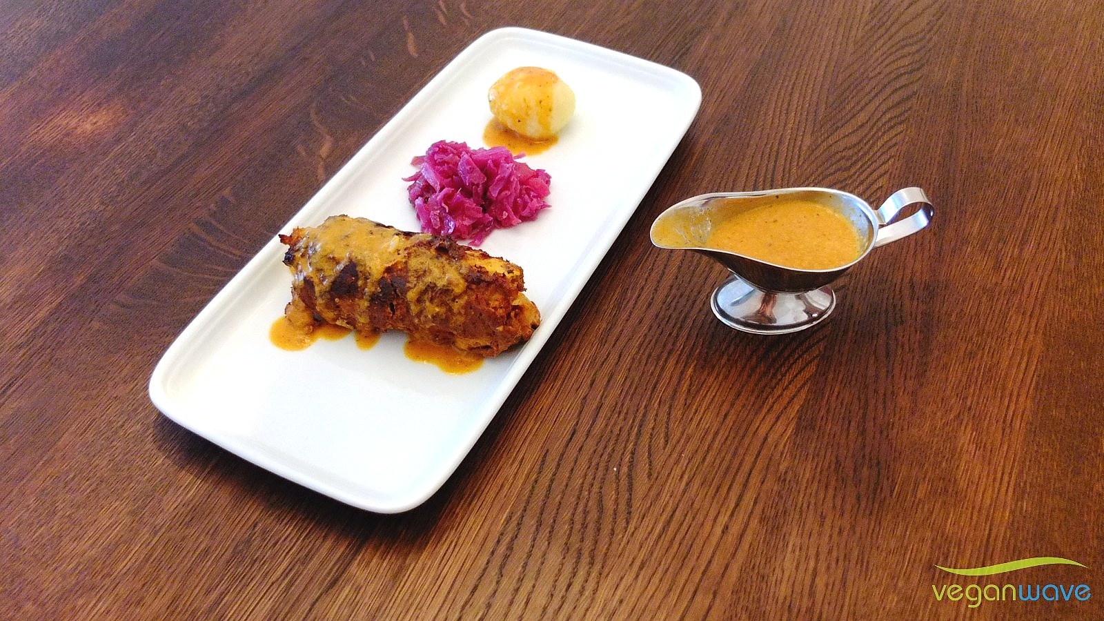 Rouladen mit Rotkohl und Klößen