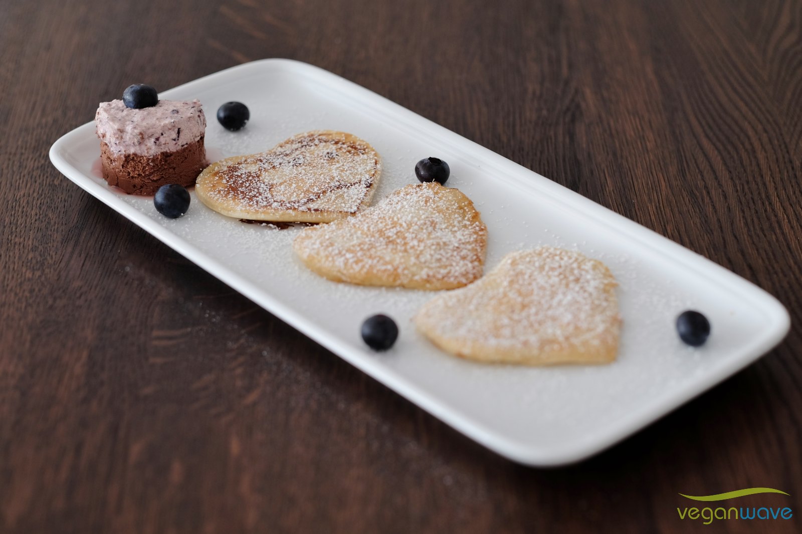 Pfannekuchen vegan - der Klassiker - mit Heidelbeerensahne - veganwave