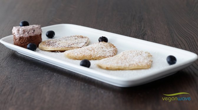 Pfannekuchen mit Heidelbeerensahne