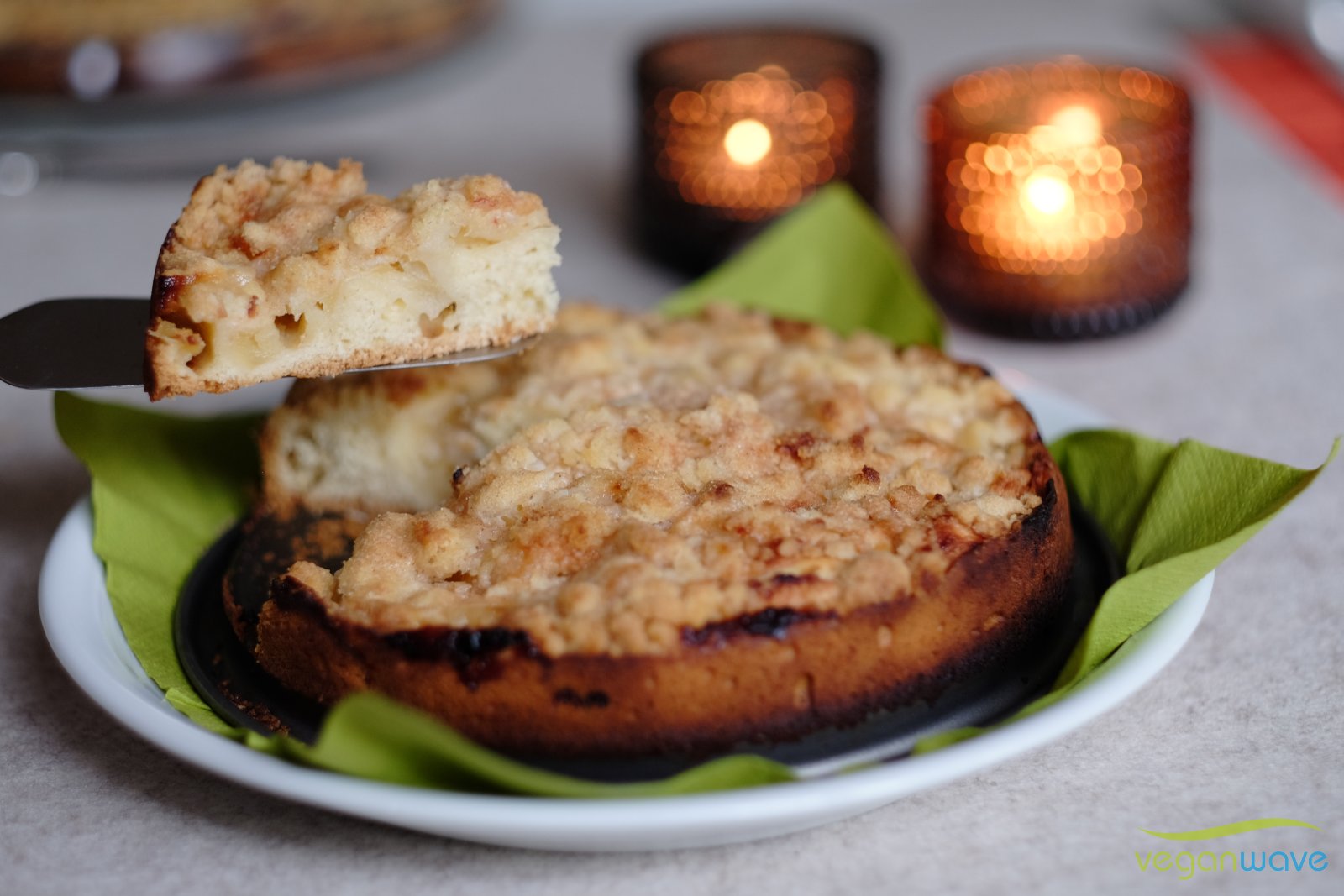 Ein Kuchen für alle Välle mit Äpfeln und Streuseln
