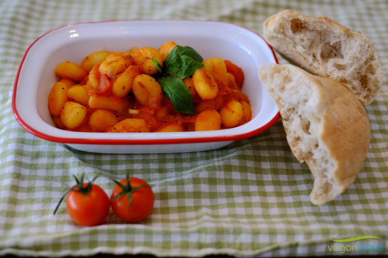 Gnocchi mit Napoli Tomatensauce - veganwave