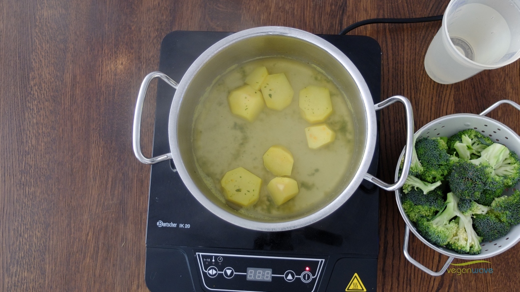 Vegane Broccolicremesuppe