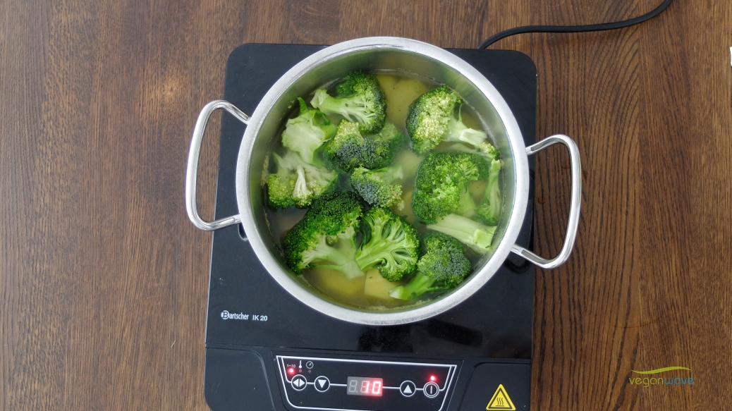 Vegane Broccolicremesuppe