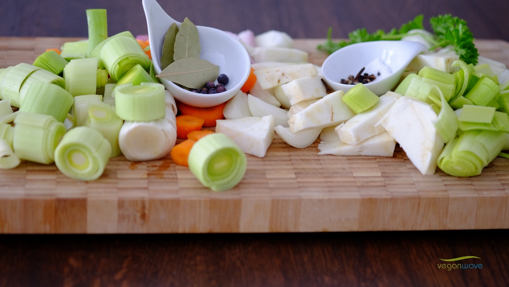 Vegane Frittatensuppe Gemüse für Gemüsebrühe