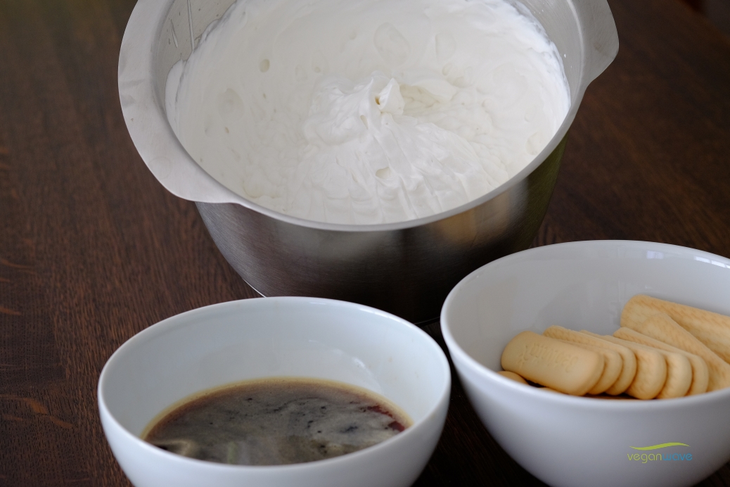 Wenige Zutaten für leckeres veganes Tiramisu