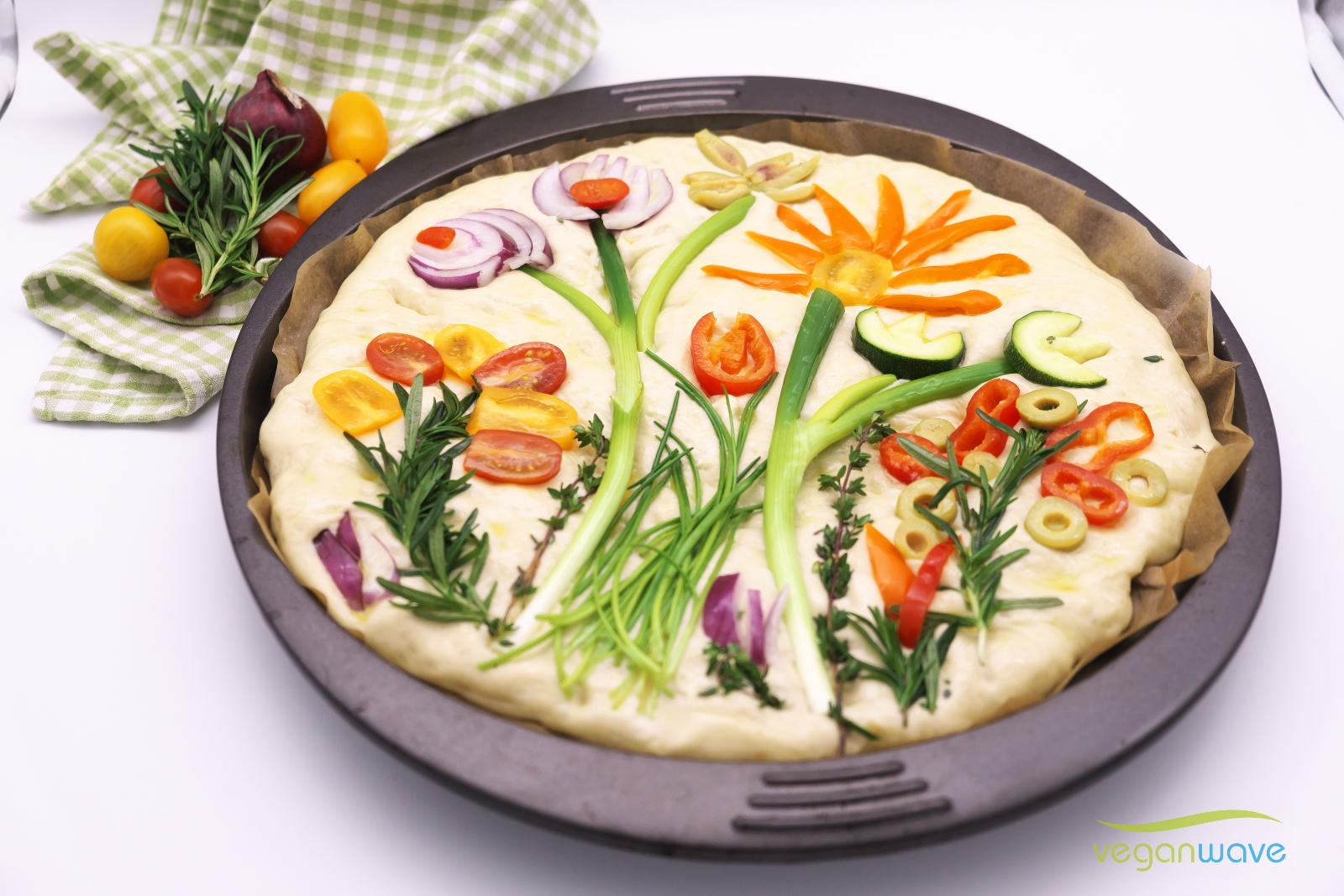 Vegane Foccacia Blumenwiese vor dem Backen
